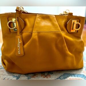 Salvatore Ferragamo Giancini Tote Shoulder bag